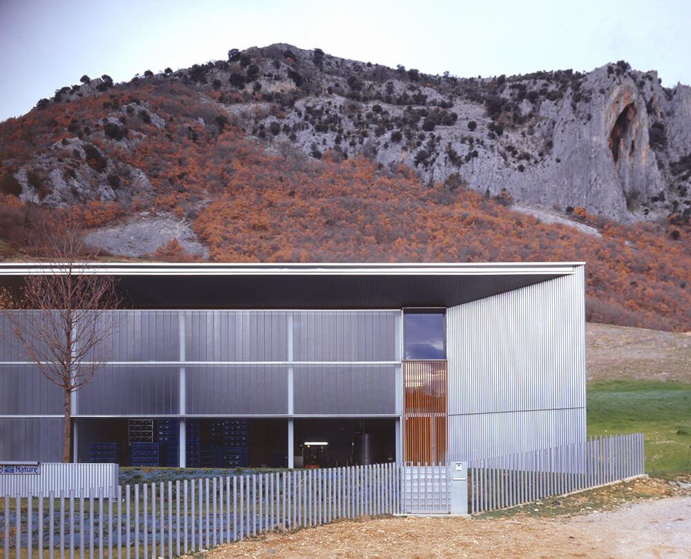 Bottling Plant of Mineral Water “Belnature”, Arteta, Spain, Alfonso Alzugaray