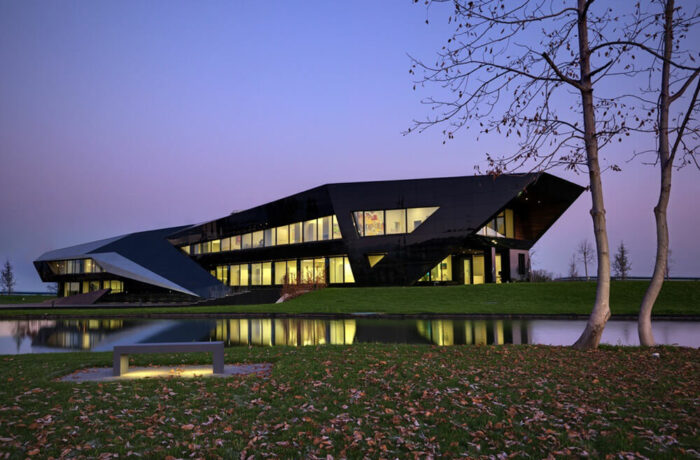 Vidre Negre Office Building, Cuneo, Italy, DaMilano Studio