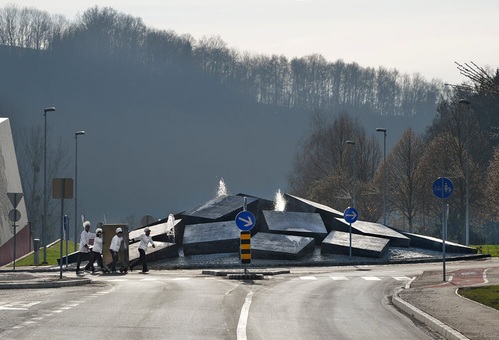 Podčetrtek Traffic Circle, Podčetrtek, Slovenia, Enota