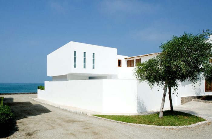 Extension of a Beach House in Punta Hermosa, Lima, Peru, Artadi Arquitectos